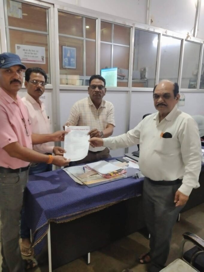 विभिन्न मांगों को लेकर मध्यप्रदेश शिक्षक संघ का ज्ञापन
