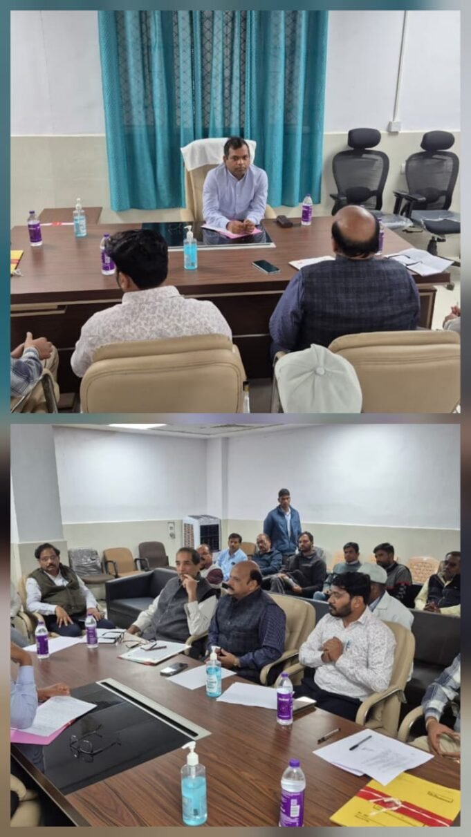 छिन्दवाड़ा जिला चिकित्सालय व मेडिकल कॉलेज में बेहतर आपसी समन्वय एवं सुविधाओं के विस्तार को लेकर कलेक्टर श्री नारायन ने ली महत्वपूर्ण बैठक